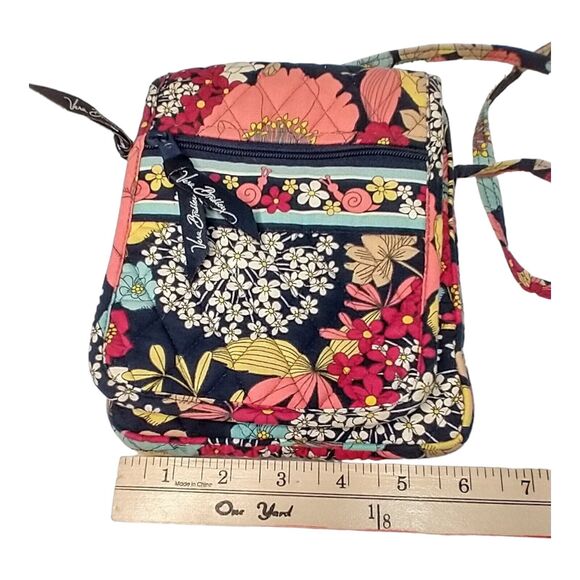 Vera Bradley Retired “Happy Snails” Quilted Floral Crossbody Bag Flap Front - Picture 8 of 10